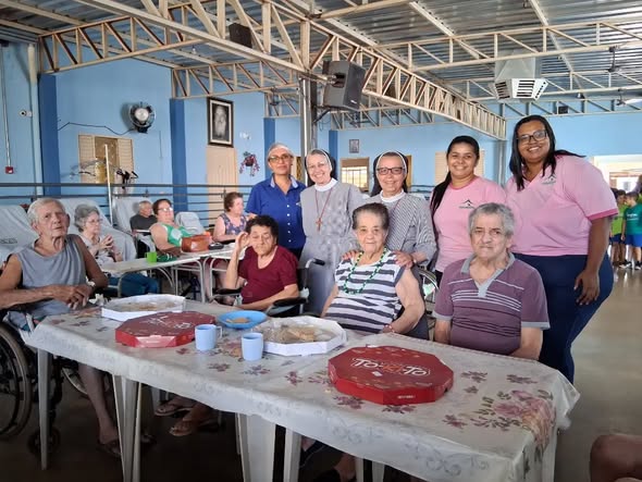 Tô-ki-Tô Pizzaria e Restaurante doa pizzas para a Semana do Idoso
