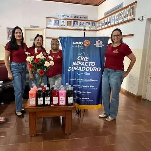 Rotary Club Frutal Sul doa shampoos aos idosos