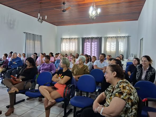 Dra. Camilla Souza realiza palestra sobre Humanização