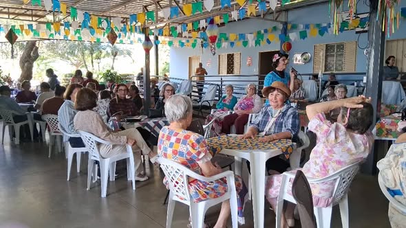Festa de aniversariantes em clima de arraiá