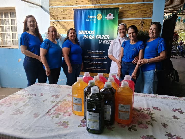Casa da Amizade Frutal Sul doa shampoos aos idosos
