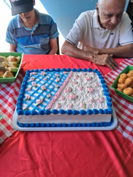Aniversariantes de abril são celebrados com a empresa Ball
