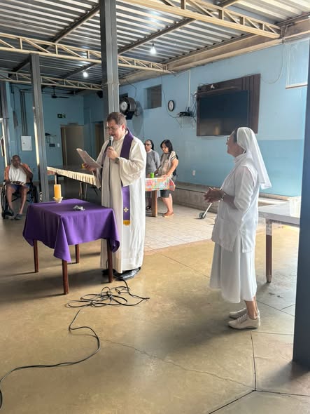 Quarta-feira de Cinzas é celebrada no Asilo Pio XII